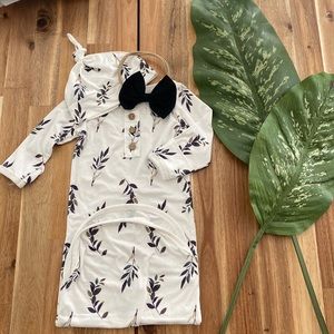 One size baby gown, 3-piece set